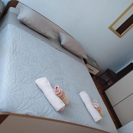 Guest House Gracijana Макарська Екстер'єр фото