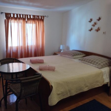 Guest House Gracijana Макарська Екстер'єр фото